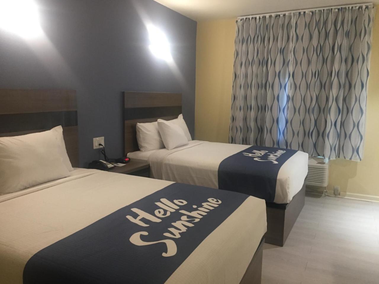 Days Inn By Wyndham Freeport Bagian luar foto