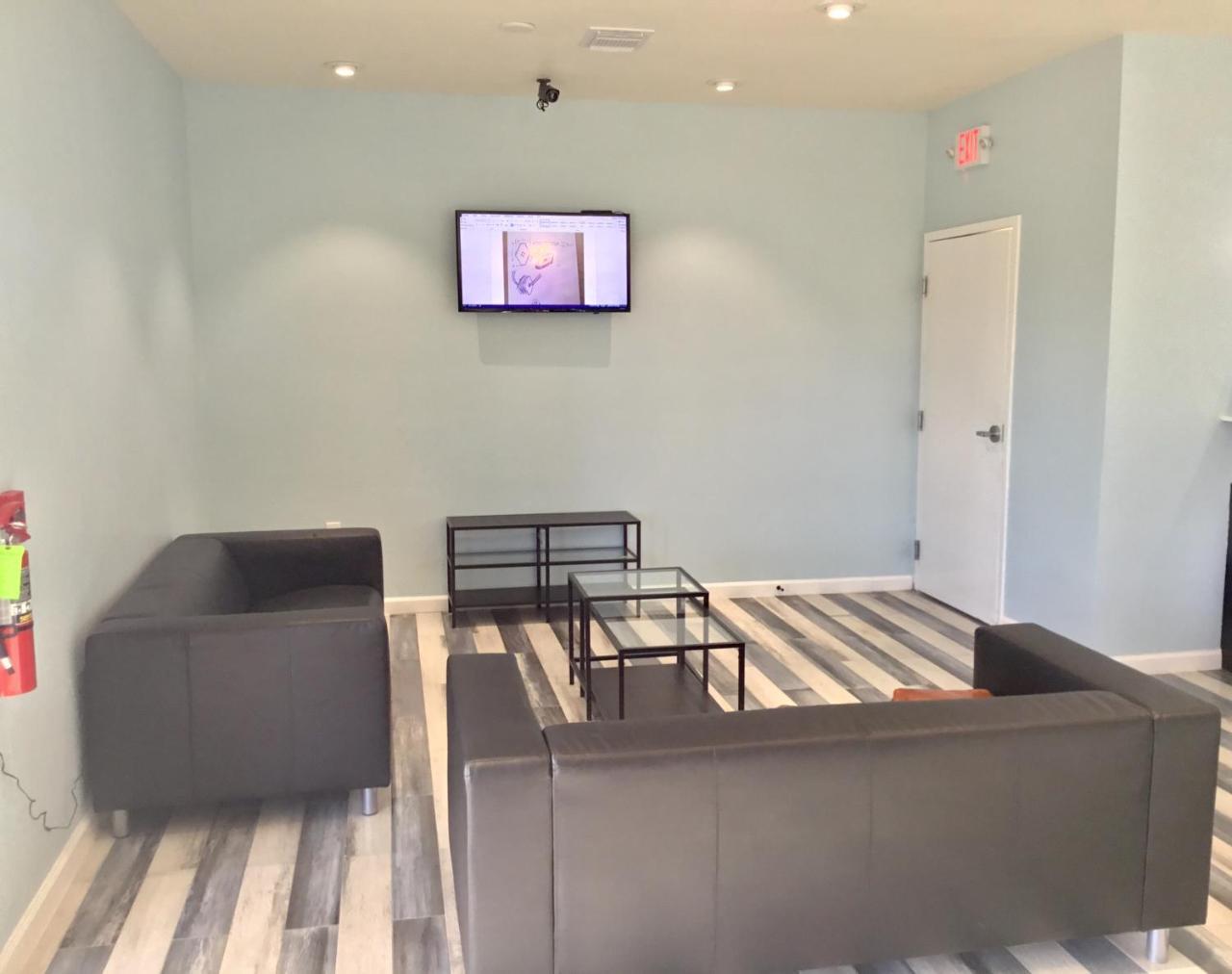 Days Inn By Wyndham Freeport Bagian luar foto